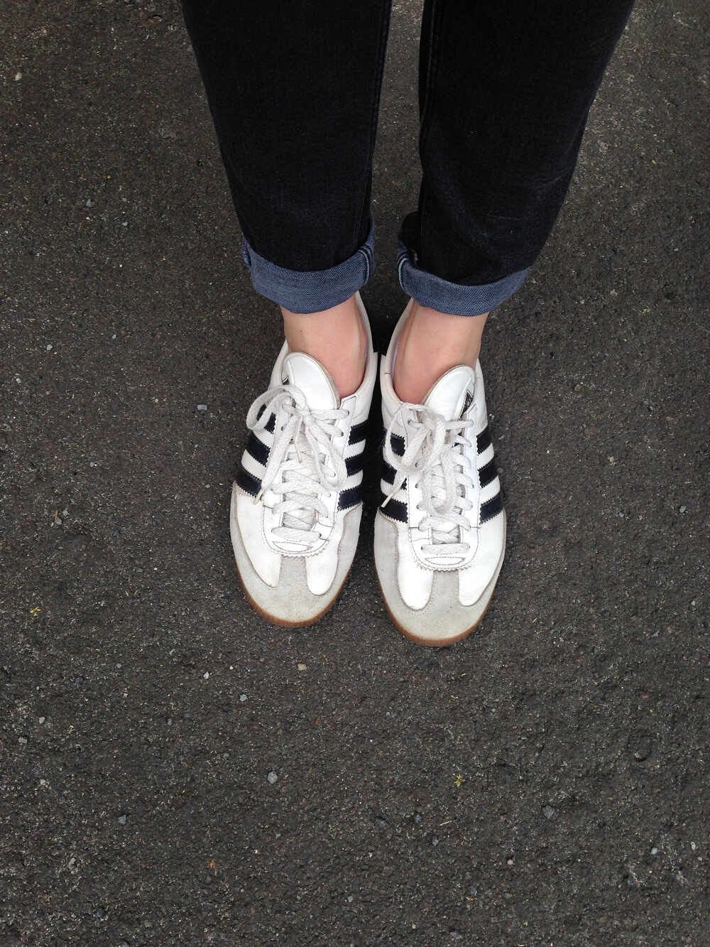 Basic Love: Weiße Sneaker