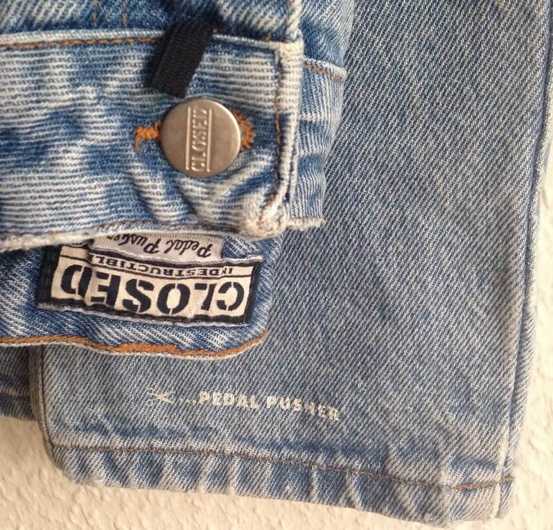 closed-jeans